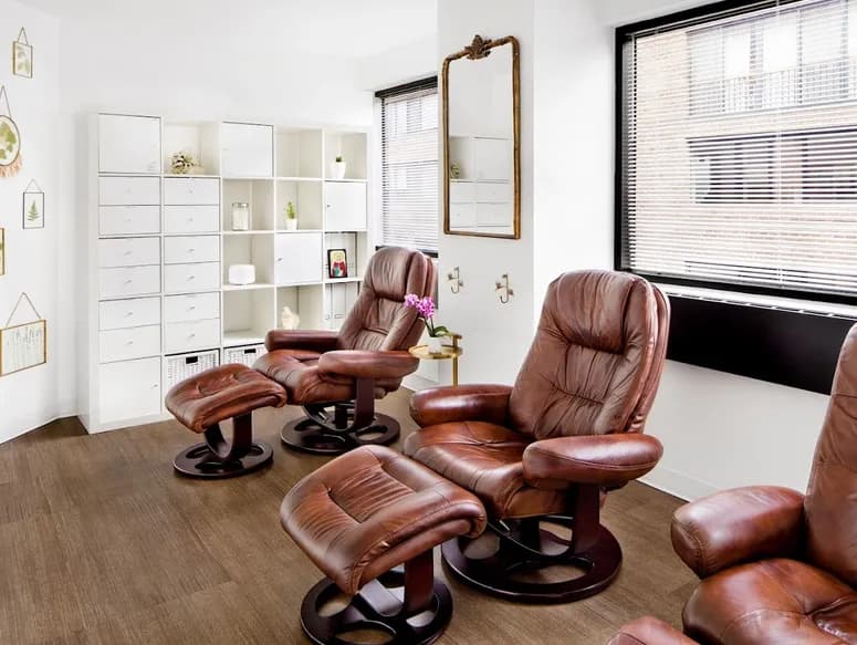 Intravenous chelation therapy for gadolinium removal